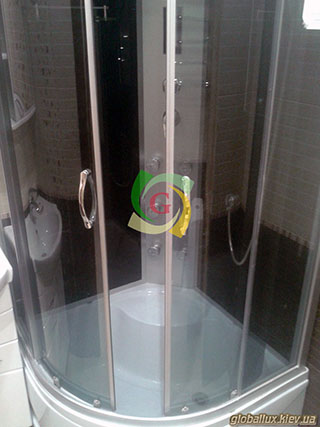 Встановлення душової кабіни з високим піддоном